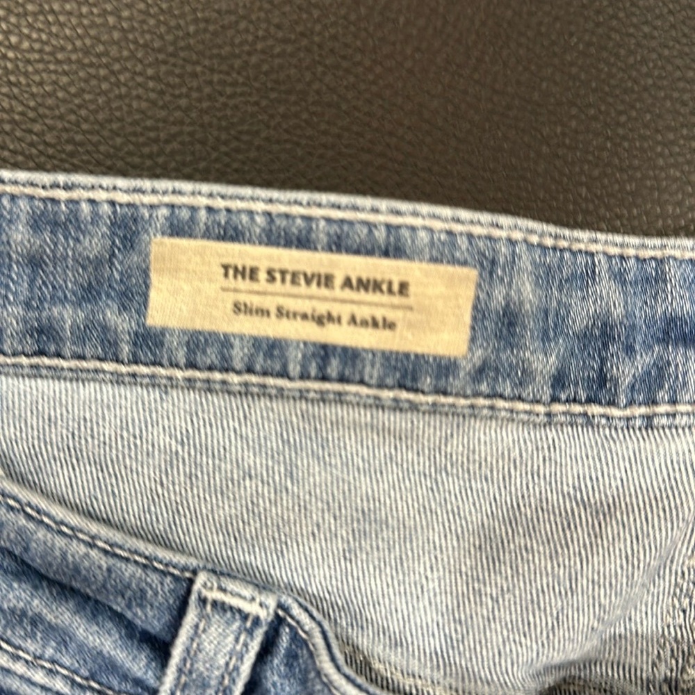 Women’s AG distressed skinny Jean - Picture 6 of 7